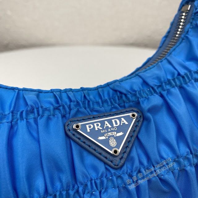 prada女包 普拉達2020專櫃最新款 1NE204 Prada nylon 皺褶Hobo手拎包 Prada復古風腋下包  pyd2302